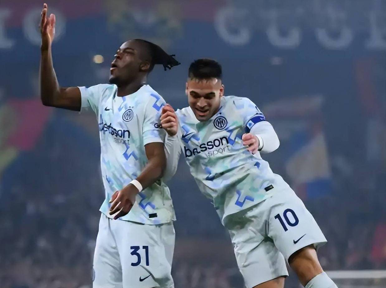 2-1！国米登顶意甲：齐沃激活带刀后卫，劳塔罗爆发，800万奖金在招手